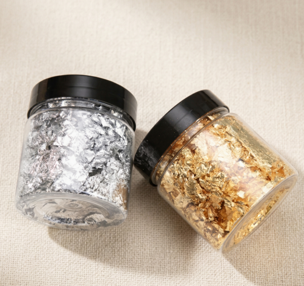 Foil flakes